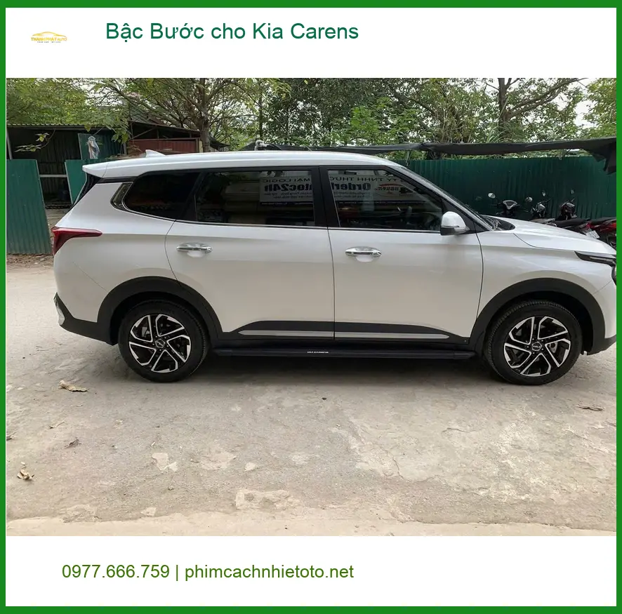 Anh Tùng lắp Bậc Bước cho Kia Carens Quận 2 để xe trông cứng cáp hơn ảnh thực tế 2