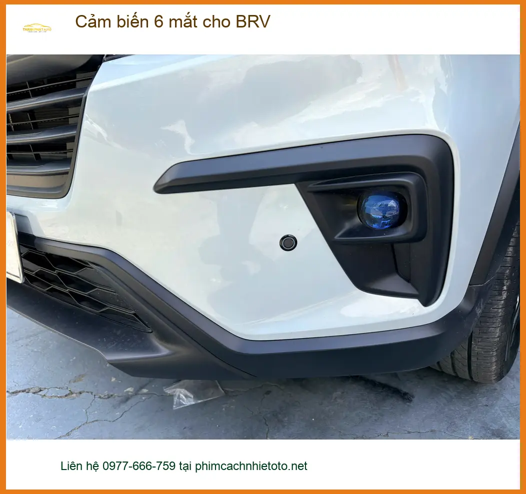 Anh Tùng lắp cảm biến 6 mắt cho BRV tại Hóc Môn để lùi xe an toàn