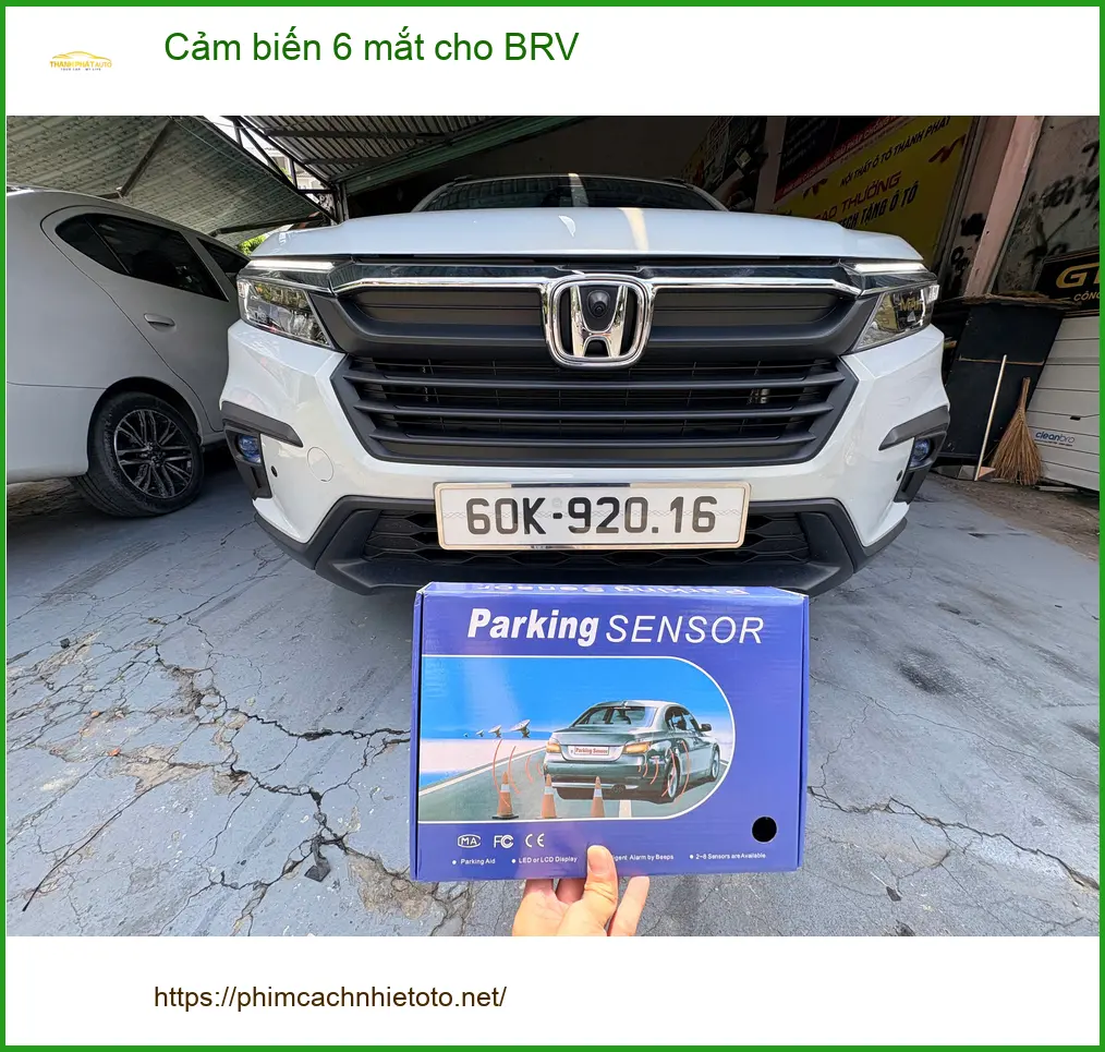 Anh Tùng lắp cảm biến 6 mắt cho BRV tại Hóc Môn để lùi xe an toàn ảnh thực tế 3