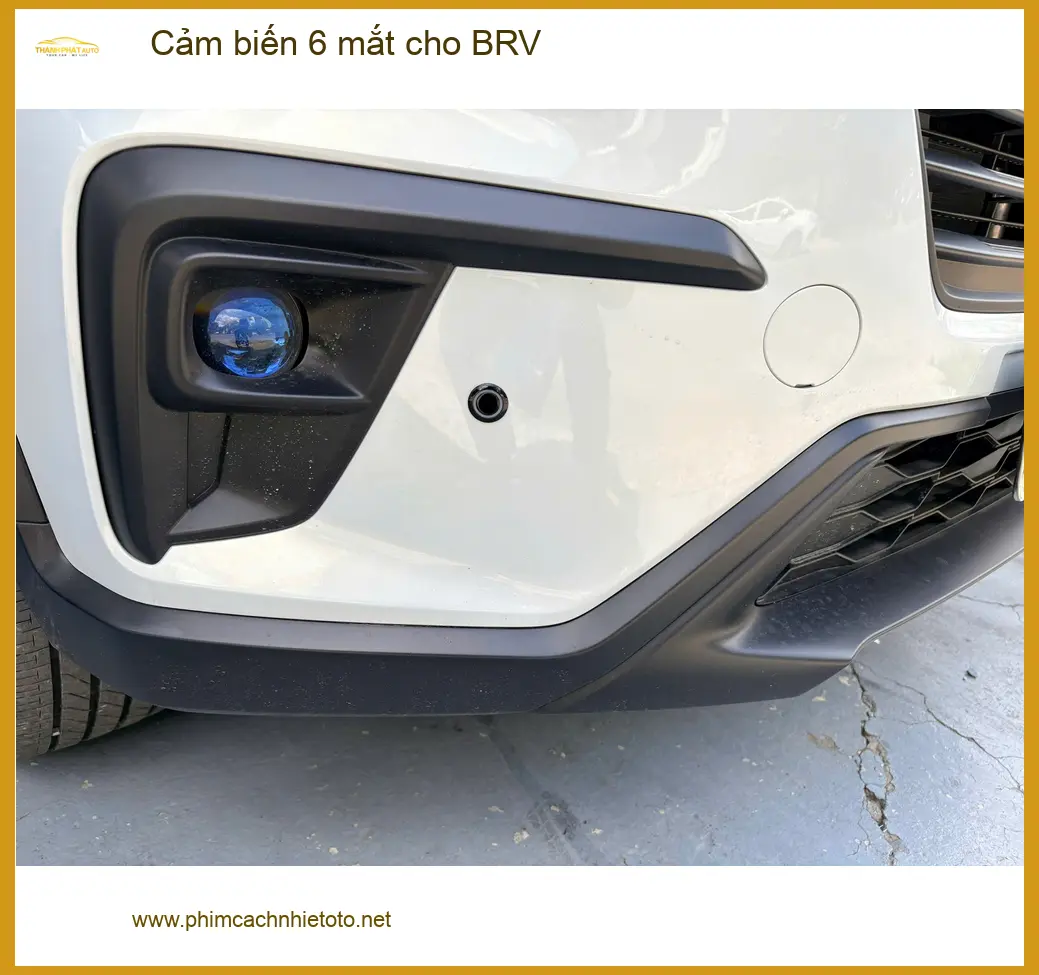 Anh Khang lắp cảm biến 6 mắt cho Honda BR-V tại Quận 2 vì thường xuyên lùi chuồng hẹp ảnh thực tế 5