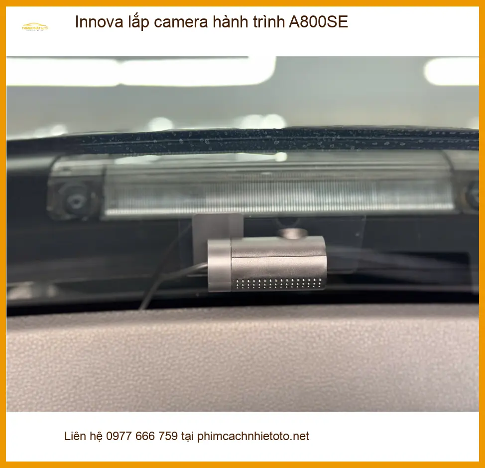 Anh Việt lắp camera hành trình A800SE cho Innova tại Quận 8 ảnh thực tế 2