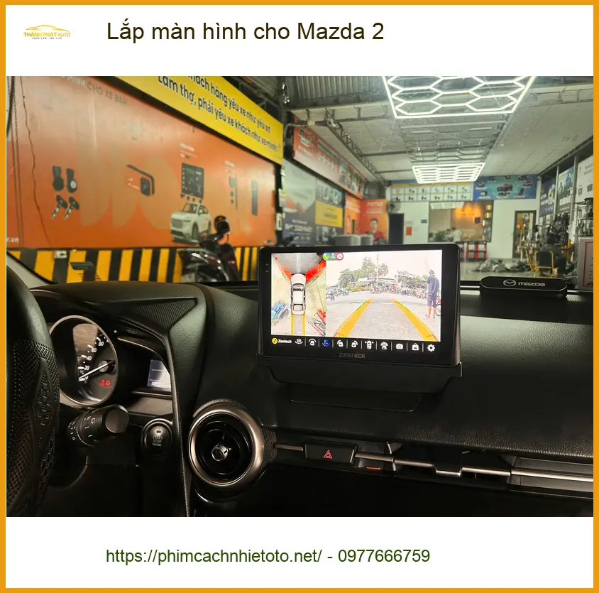 Anh Nam lắp màn hình cho Mazda 2 tại Quận 2 vì muốn nâng cấp giải trí ảnh thực tế 2