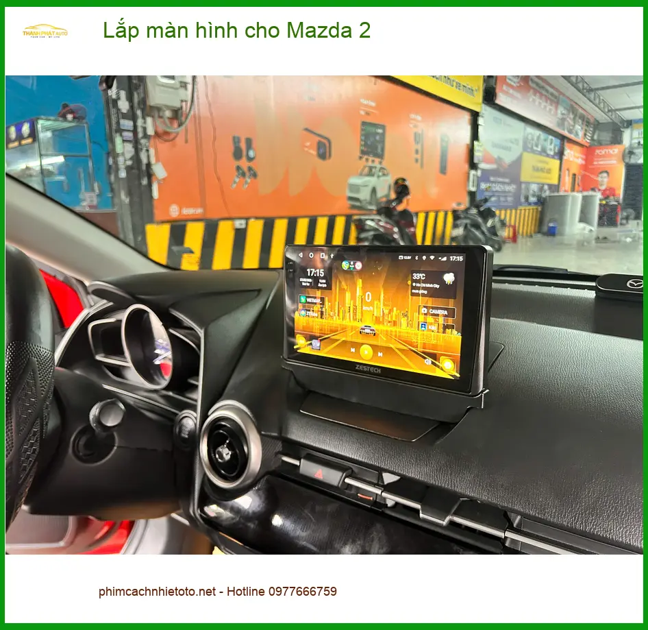 Anh Nam lắp màn hình cho Mazda 2 tại Quận 2 vì muốn nâng cấp giải trí ảnh thực tế 3