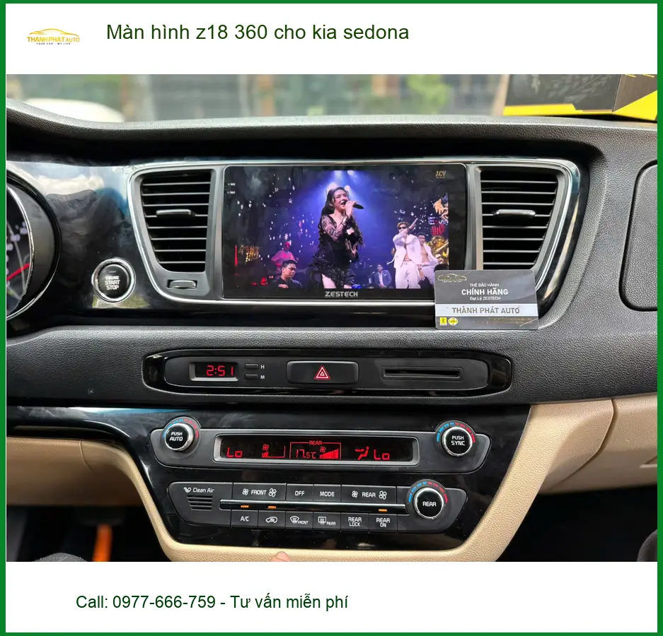 Chị Thảo lắp màn hình Z18 360 cho Kia Sedona tại Quận 2 để tiện quan sát khi đậu xe ảnh thực tế 2