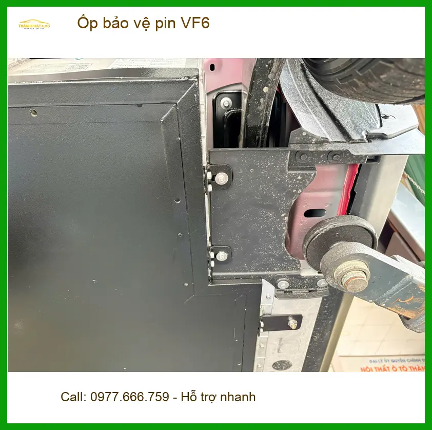 Anh Tấn lắp Ốp bảo vệ pin VinFast VF6 để tránh va đập tại Quận Thủ Đức ảnh thực tế 4