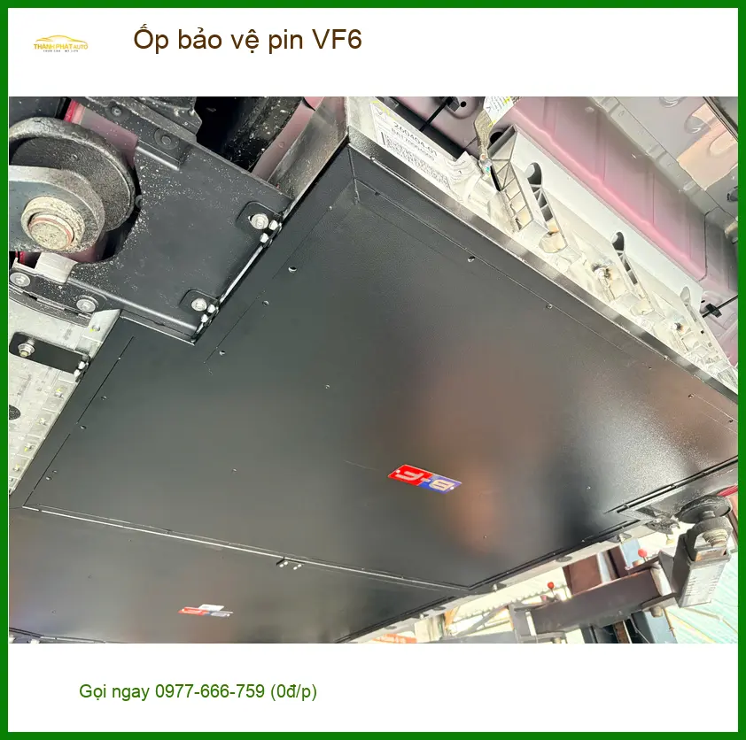 Anh Tấn lắp ốp bảo vệ pin VinFast VF6 tại Quận 9 tránh va đập gầm xe ảnh thực tế 5