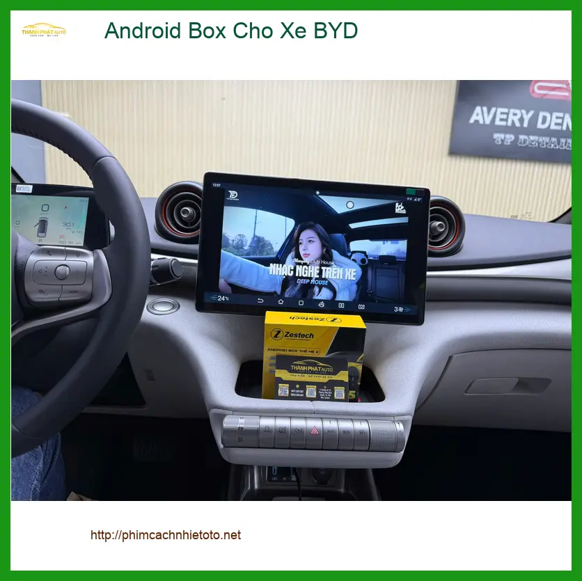 Cô Thảo lắp Android Box Cho Xe BYD Atto 3 tại Quận 9 xem YouTube không giật lag ảnh thực tế 2