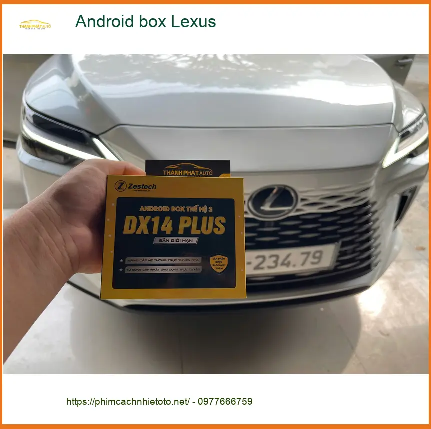 Anh Tấn lắp Android box Lexus RX 350 tại Thủ Đức để xem phim khi đợi khách hàng ảnh thực tế 2