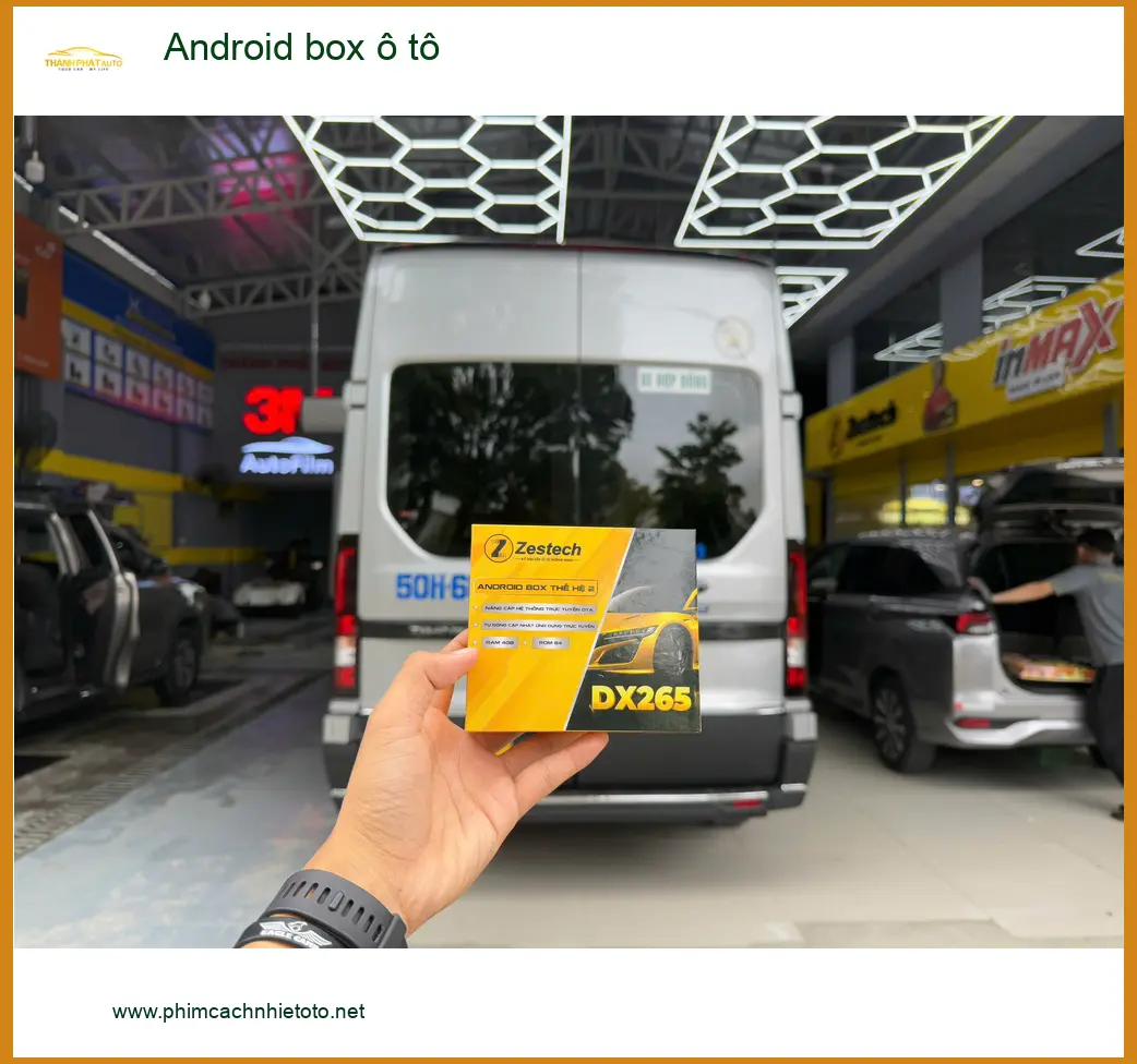 Anh Cường lắp Android box ô tô cho Toyota Camry tại Quận Bình Tân để giải trí. ảnh thực tế 2