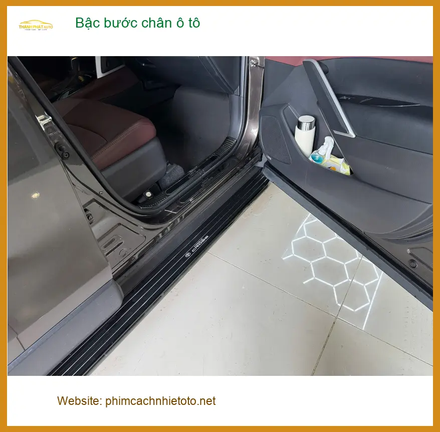 Anh Long lắp bậc bước chân ô tô Hyundai Santa Fe tại Bình Tân cho gia đình ảnh thực tế 3