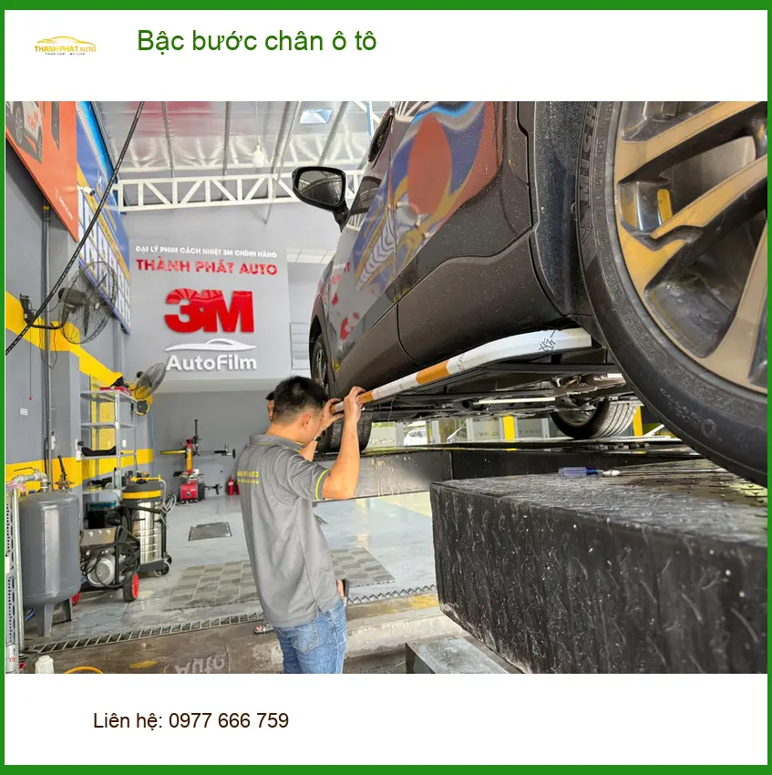 Anh Long lắp bậc bước chân ô tô Hyundai Santa Fe tại Bình Tân cho gia đình ảnh thực tế 5