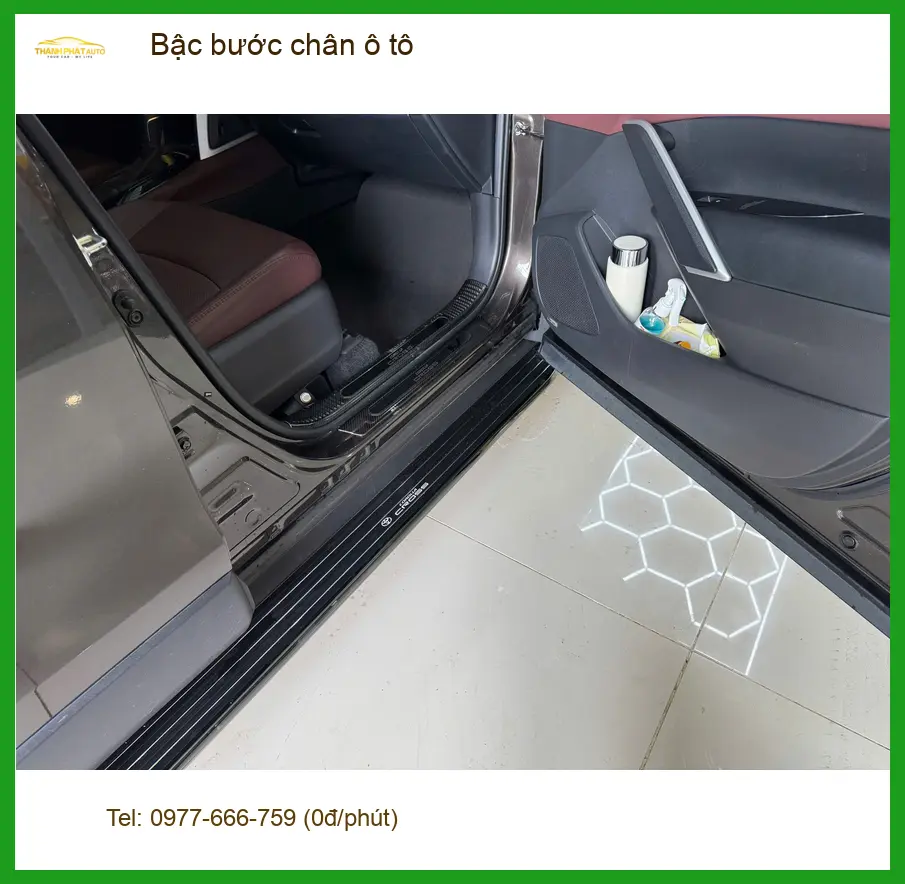 Anh Cường lắp bậc bước chân ô tô Hyundai Santa Fe tại Quận 12 để tiện cho gia đình