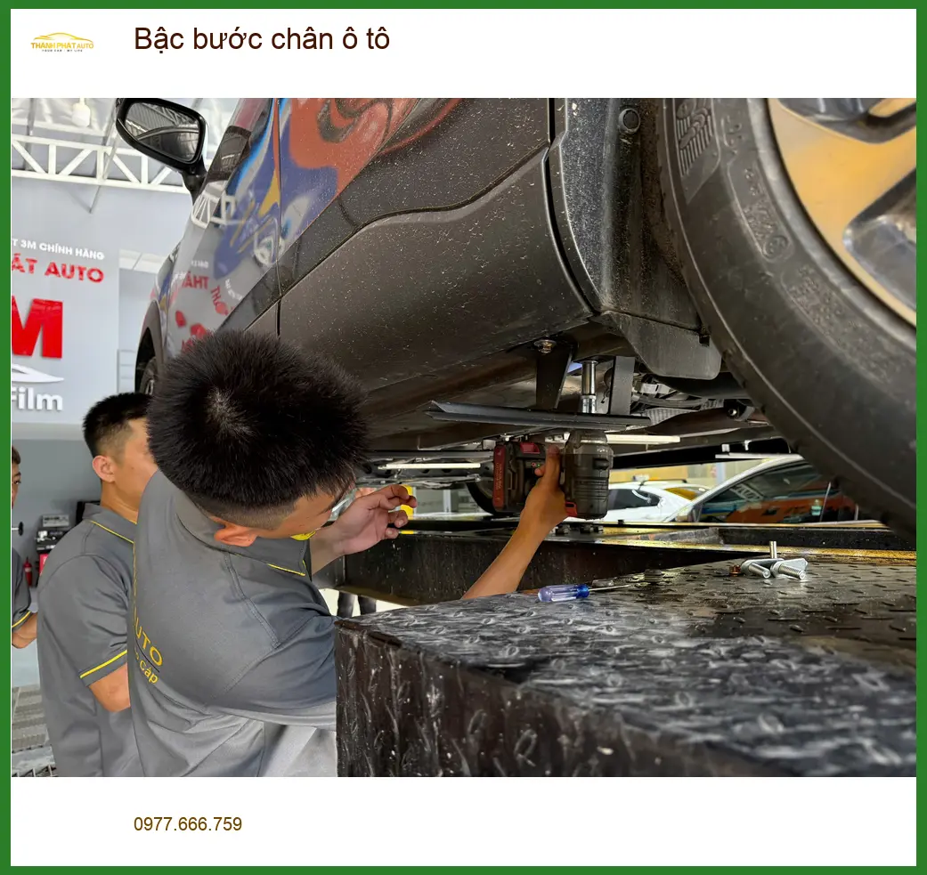 Anh Cường lắp bậc bước chân ô tô Hyundai Santa Fe tại Quận 12 để tiện cho gia đình ảnh thực tế 4