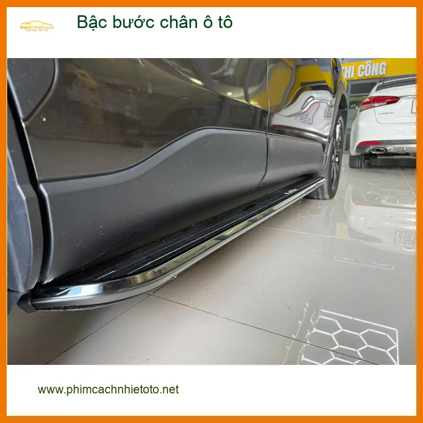 Anh Lâm lắp bậc bước chân ô tô CR-V tại Thủ Đức, tiện lợi cho gia đình