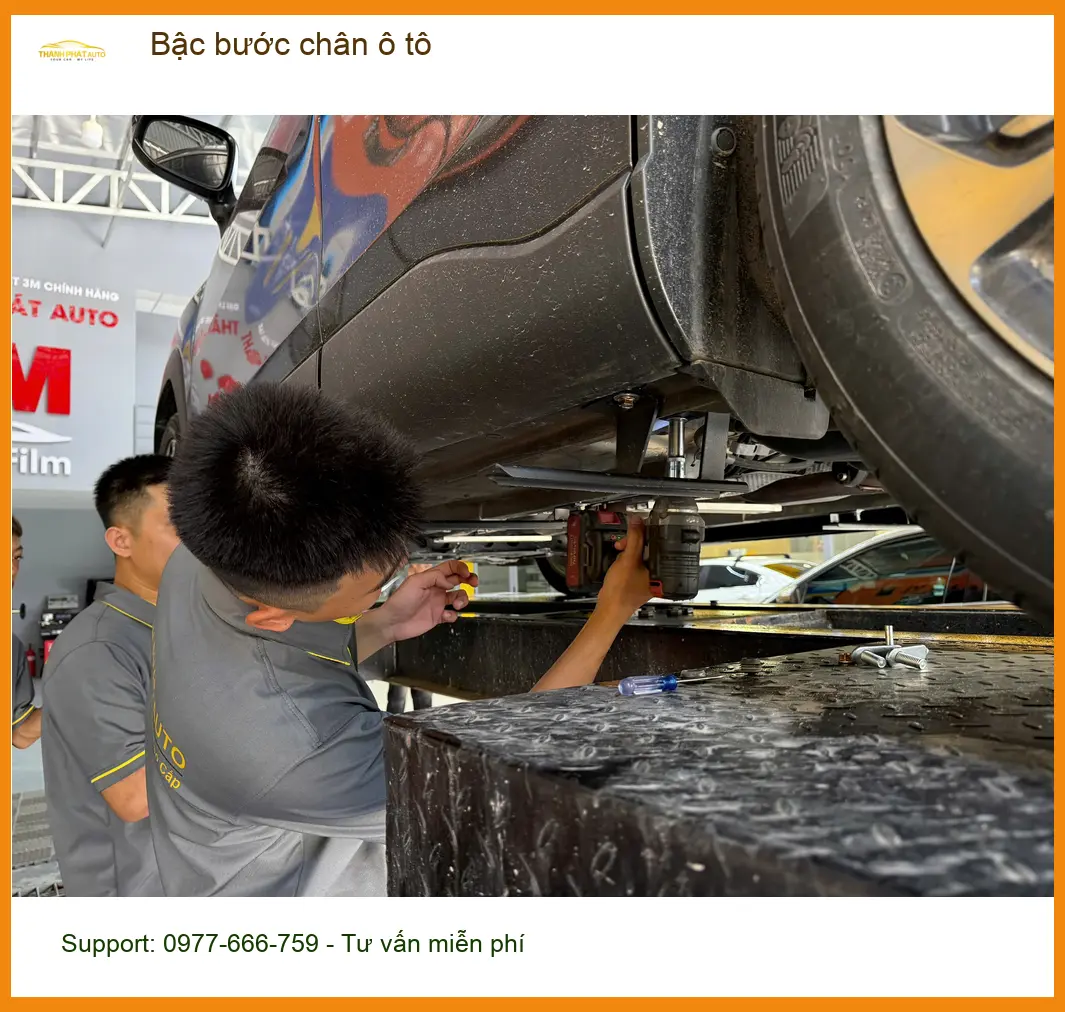 Anh Lâm lắp bậc bước chân ô tô CR-V tại Thủ Đức, tiện lợi cho gia đình ảnh thực tế 3