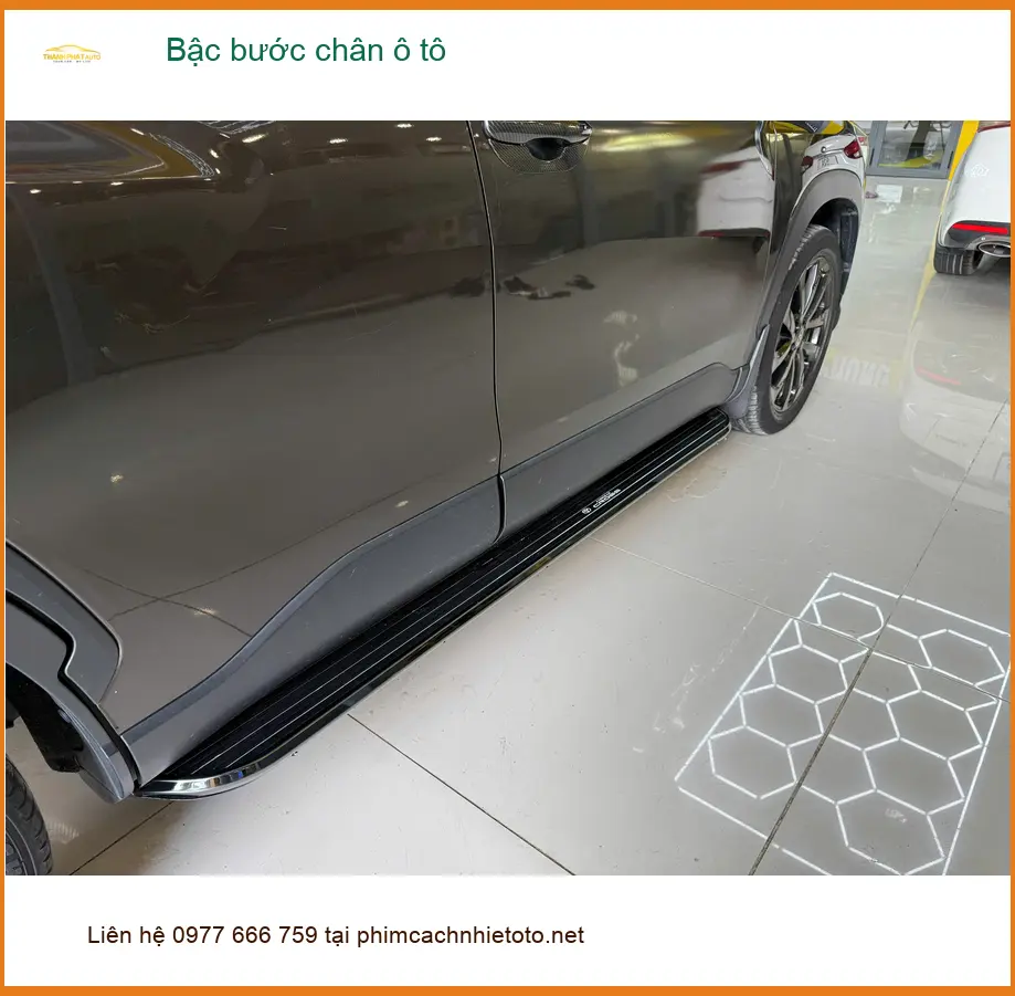 Chị Thảo lắp bậc bước chân ô tô Mazda CX-5 tại Hóc Môn cho con nhỏ dễ lên xuống xe ảnh thực tế 4