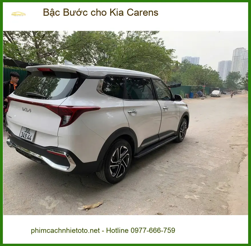 Anh Kiên lắp Bậc Bước cho Kia Carens Quận 1 để lên xuống xe dễ dàng hơn ảnh thực tế 2