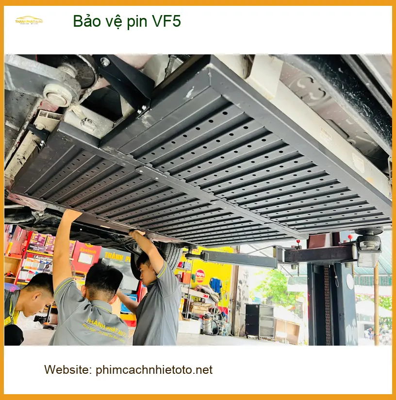 Chị Thanh bảo vệ pin VinFast VF5 tại Quận 4 để xe bền bỉ hơn ảnh thực tế 4