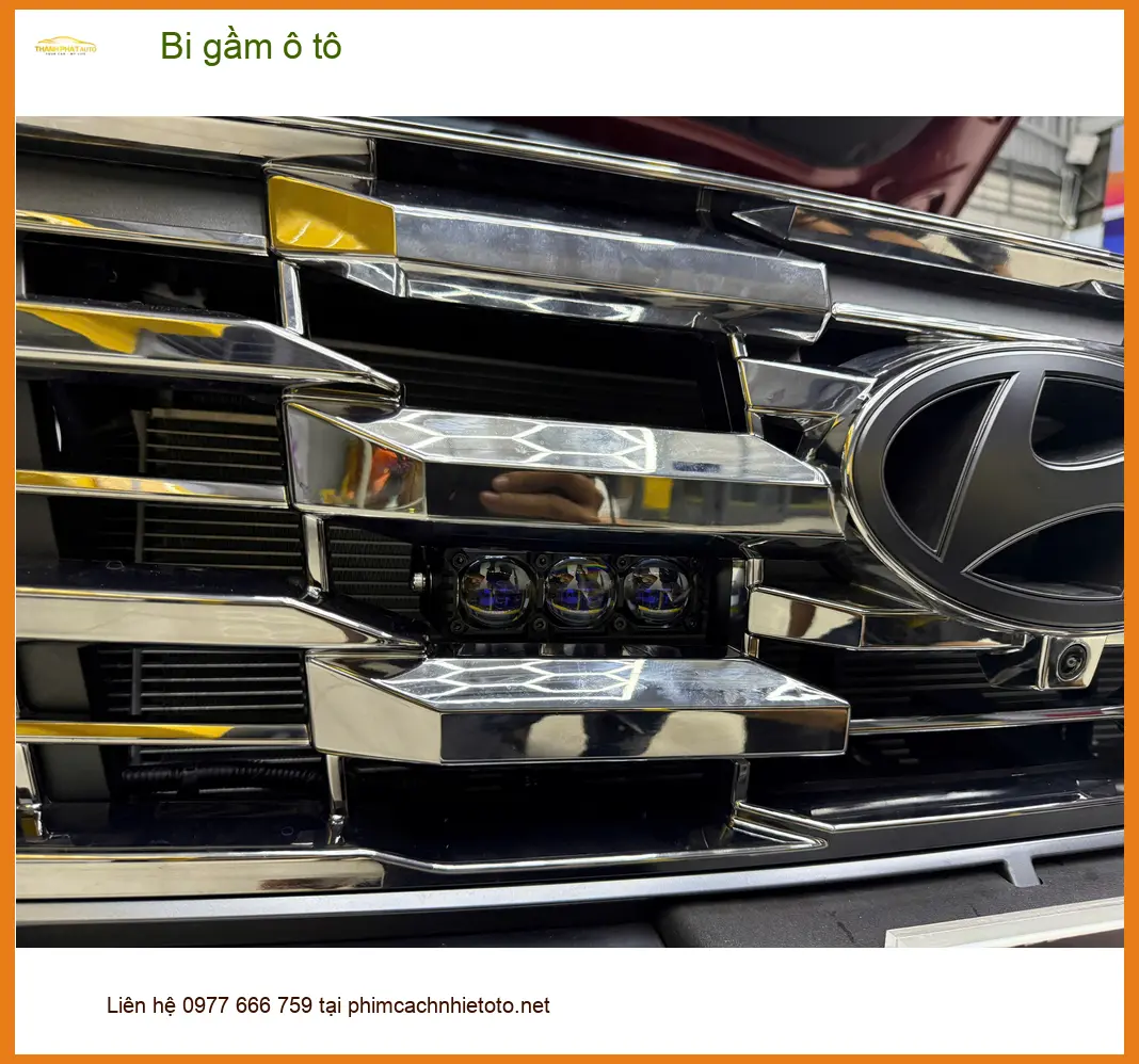 Anh Minh độ bi gầm ô tô cho Toyota Camry vì đèn zin không đủ sáng khi lái xe ở Quận 2