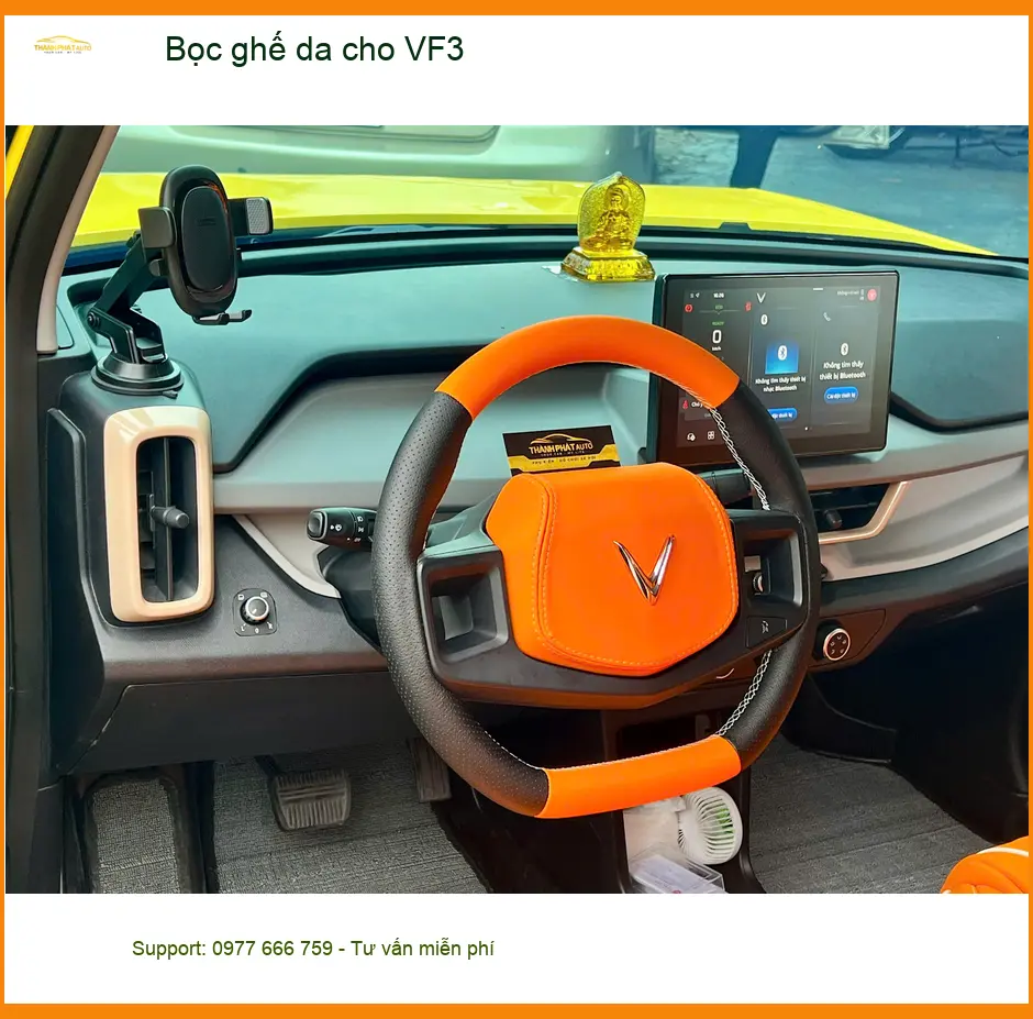 Cô Nga bọc ghế da cho VinFast VF3 tại Quận 5 vì nội thất xe cũ đã xuống cấp