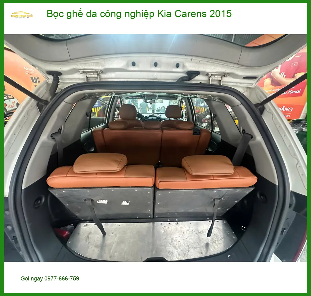 Anh Huy bọc ghế da công nghiệp Kia Carens 2015 Quận Thủ Đức vì ghế zin đã cũ ảnh thực tế 4
