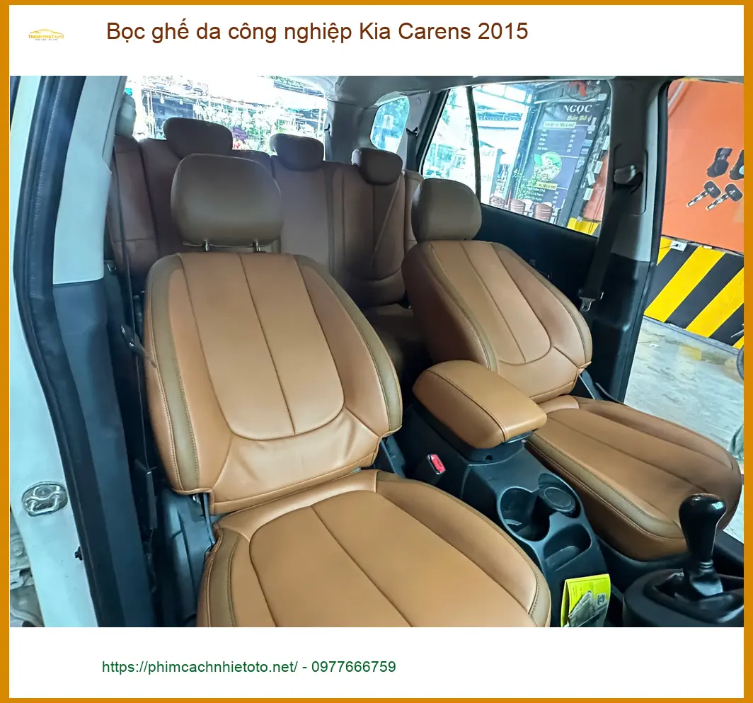 Anh Khang bọc ghế da công nghiệp Kia Carens 2015 Gò Vấp để nội thất sạch đẹp