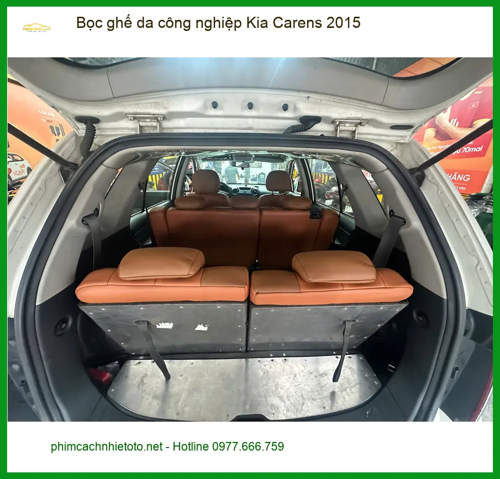 Chị Nga bọc ghế da công nghiệp Kia Carens 2015 Quận 11 vì ghế zin đã cũ ảnh thực tế 4