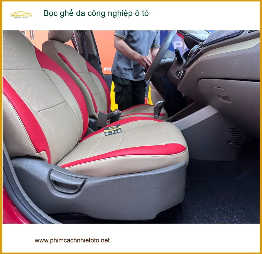 Chú Cường bọc ghế da công nghiệp ô tô VinFast Lux SA2.0 tại Bình Chánh ảnh thực tế 5