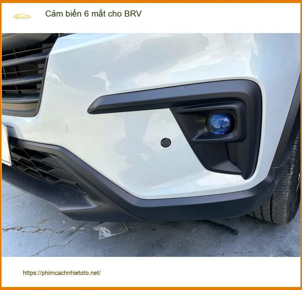 Anh Duy lắp cảm biến 6 mắt cho Honda BRV tại Bình Chánh để lùi xe an toàn hơn