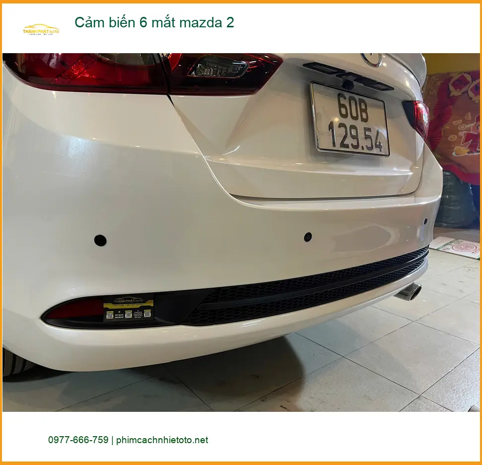 Anh Long lắp cảm biến 6 mắt Mazda 2 tại Quận Thủ Đức vì hay đỗ xe khu đông đúc ảnh thực tế 2