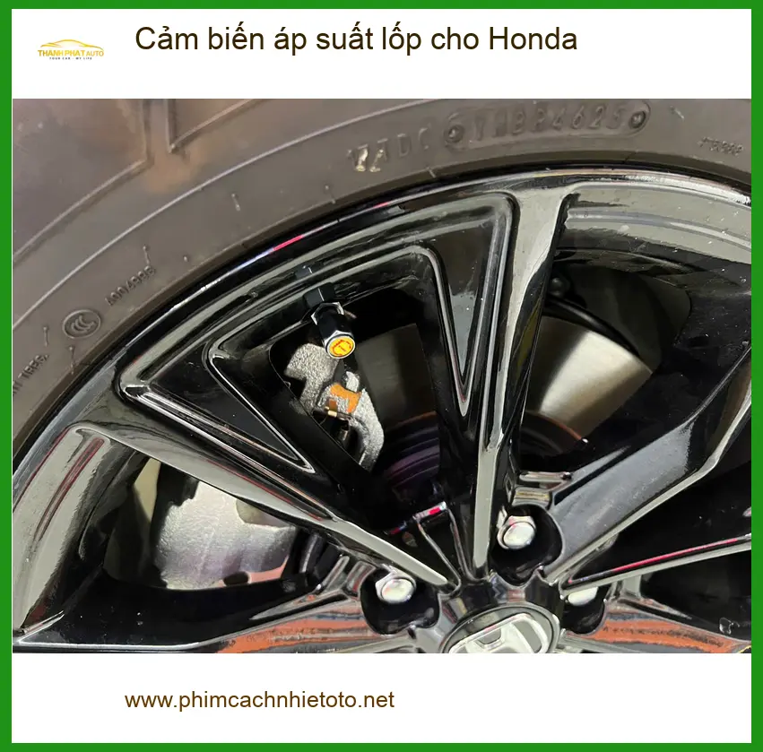 Anh Hoàng Minh lắp cảm biến áp suất lốp Honda CR-V Quận 1 an toàn ảnh thực tế 4