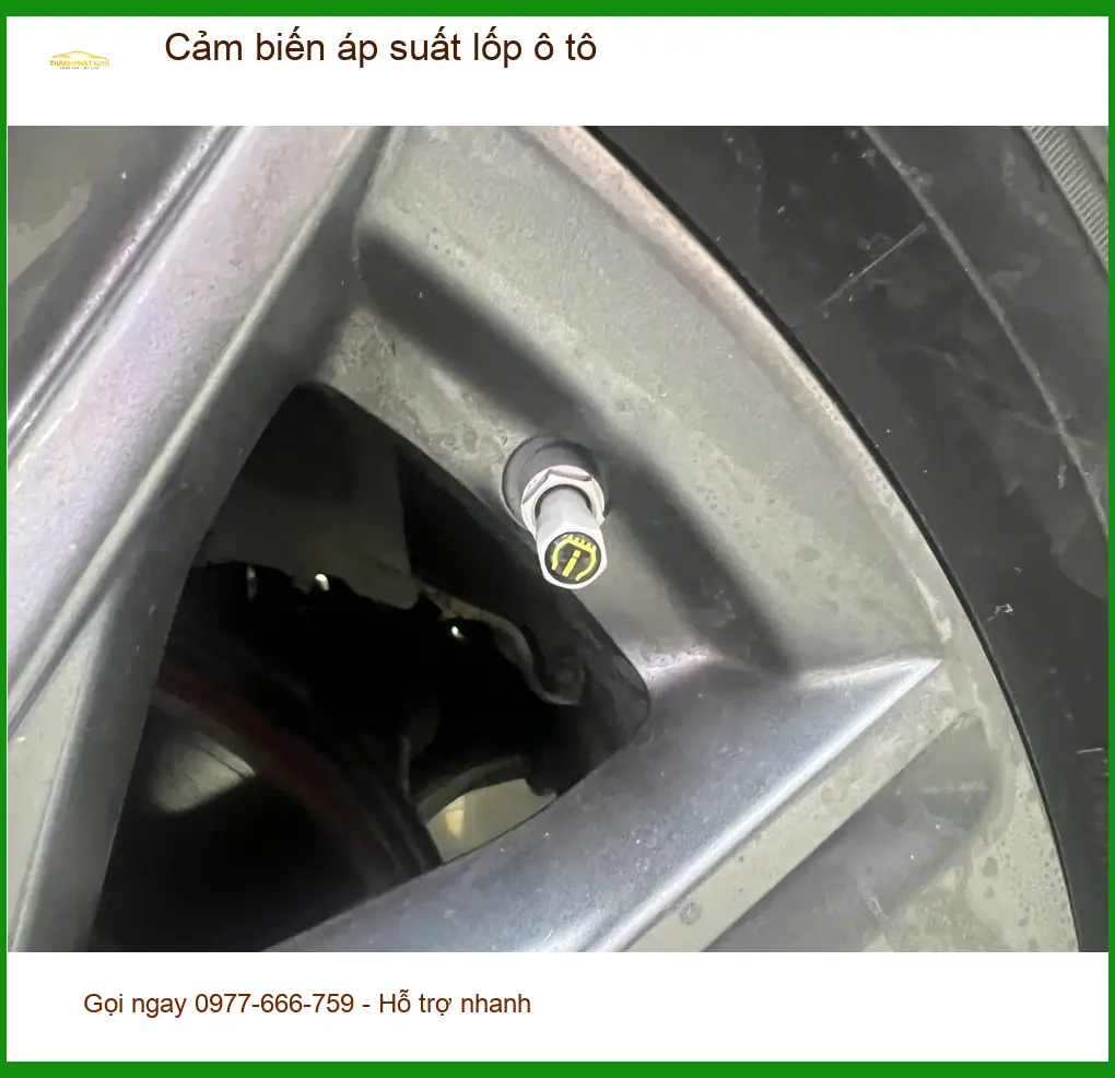 Chị Phương lắp cảm biến áp suất lốp cho Suzuki XL7 tại Quận 2 để lái xe an toàn ảnh thực tế 3
