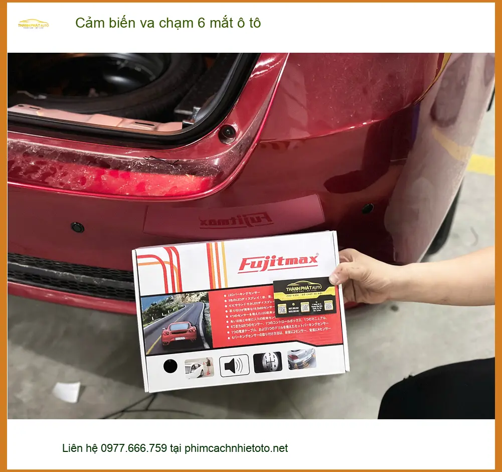 Anh Lâm lắp cảm biến va chạm 6 mắt ô tô cho Kia Sorento tại Quận 4 an tâm phố đông. ảnh thực tế 2