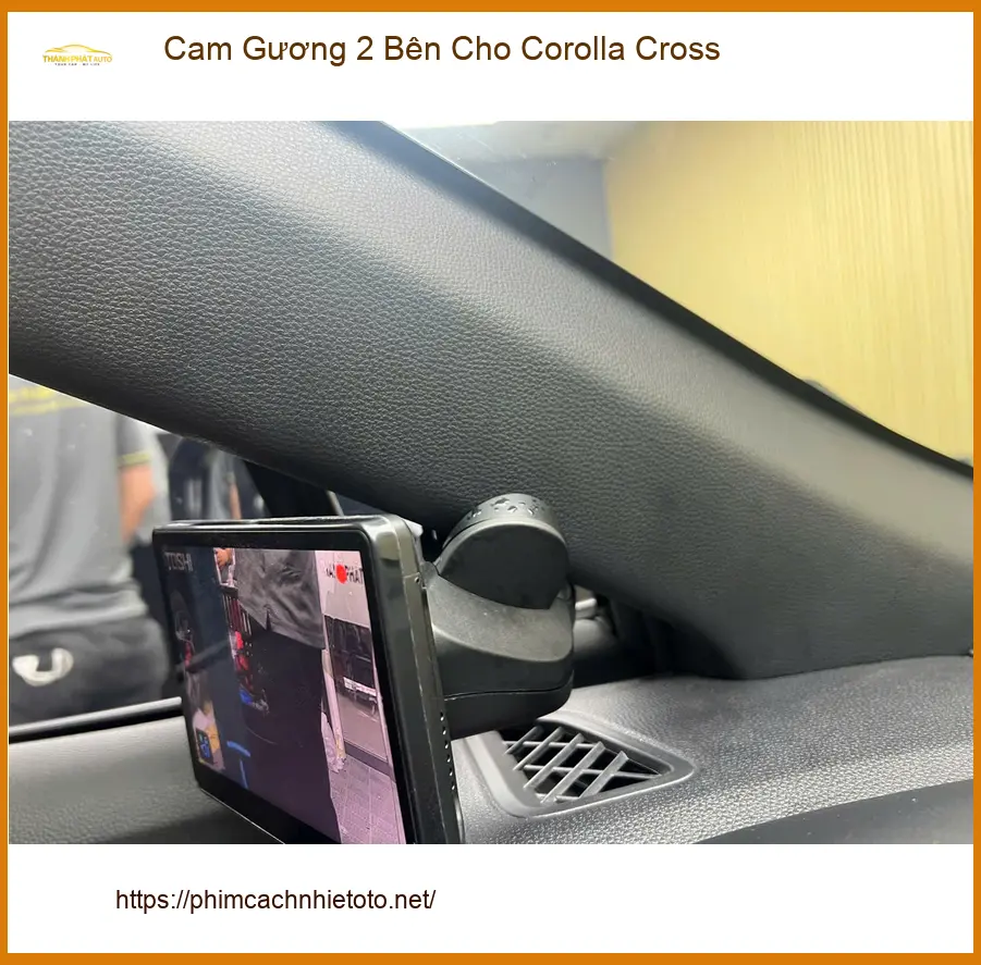 Anh Thắng lắp Cam Gương 2 Bên Cho Corolla Cross tại Quận 11 để dễ dàng lùi xe. ảnh thực tế 3