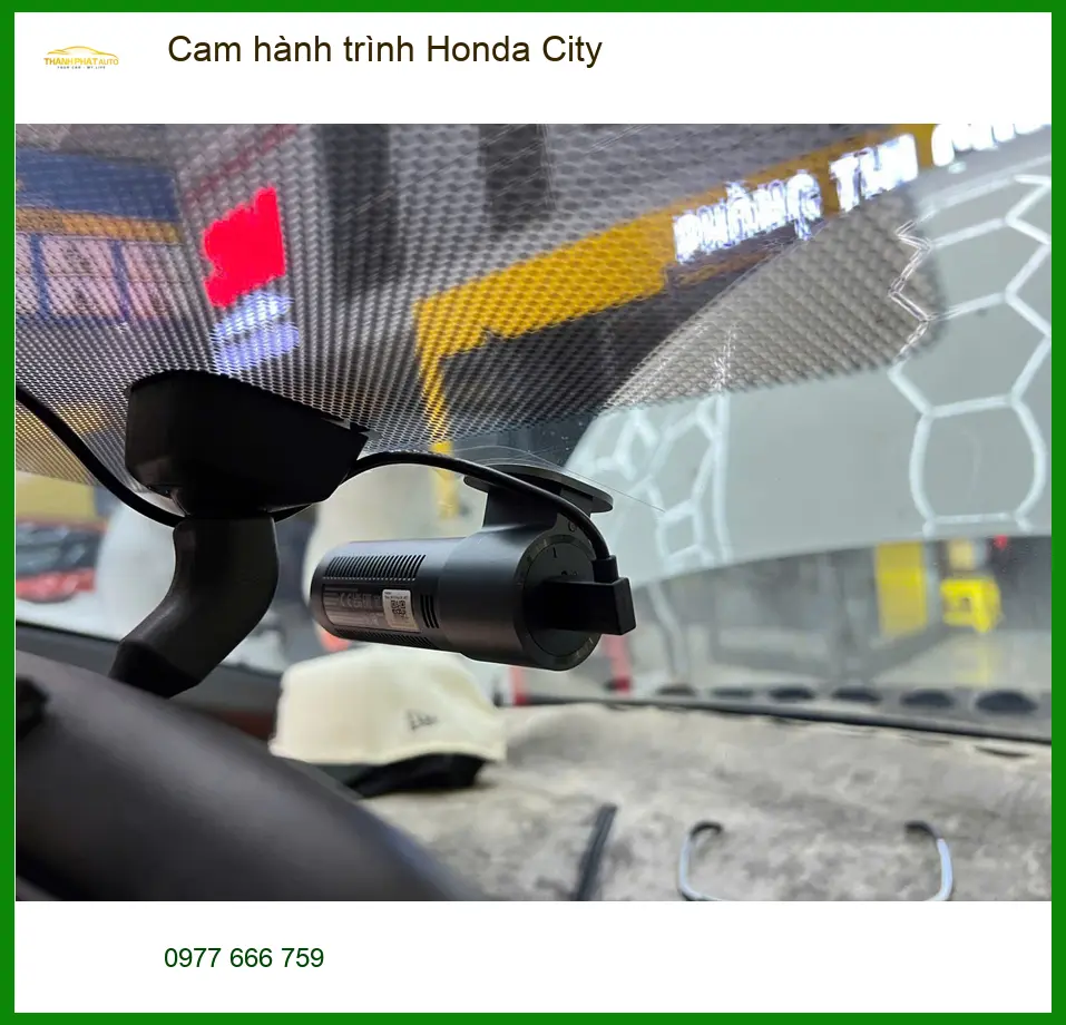 Anh Tấn lắp cam hành trình Honda City tại Quận 12 để ghi lại hành trình an toàn