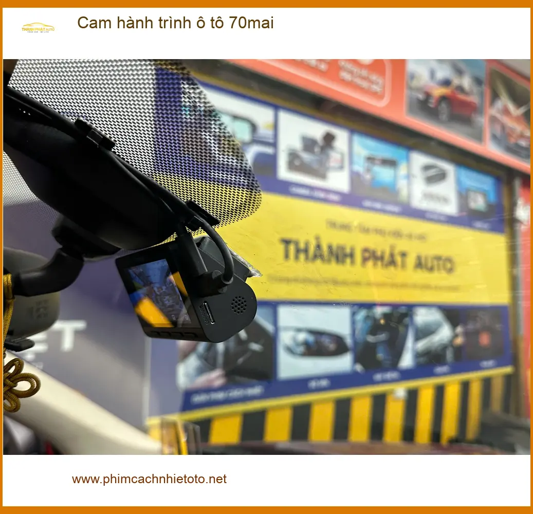 Chị Thảo lắp Cam hành trình ô tô 70mai cho Corolla Cross tại Quận 7 cho chuyến đi dài sắp tới ảnh thực tế 5