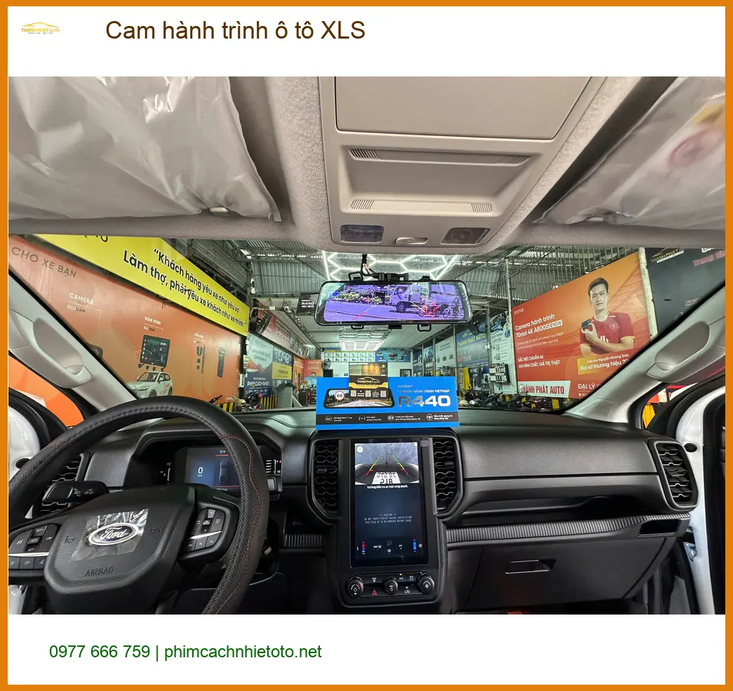 Chị Thảo lắp cam hành trình ô tô cho Suzuki Swift tại Quận Tân Phú