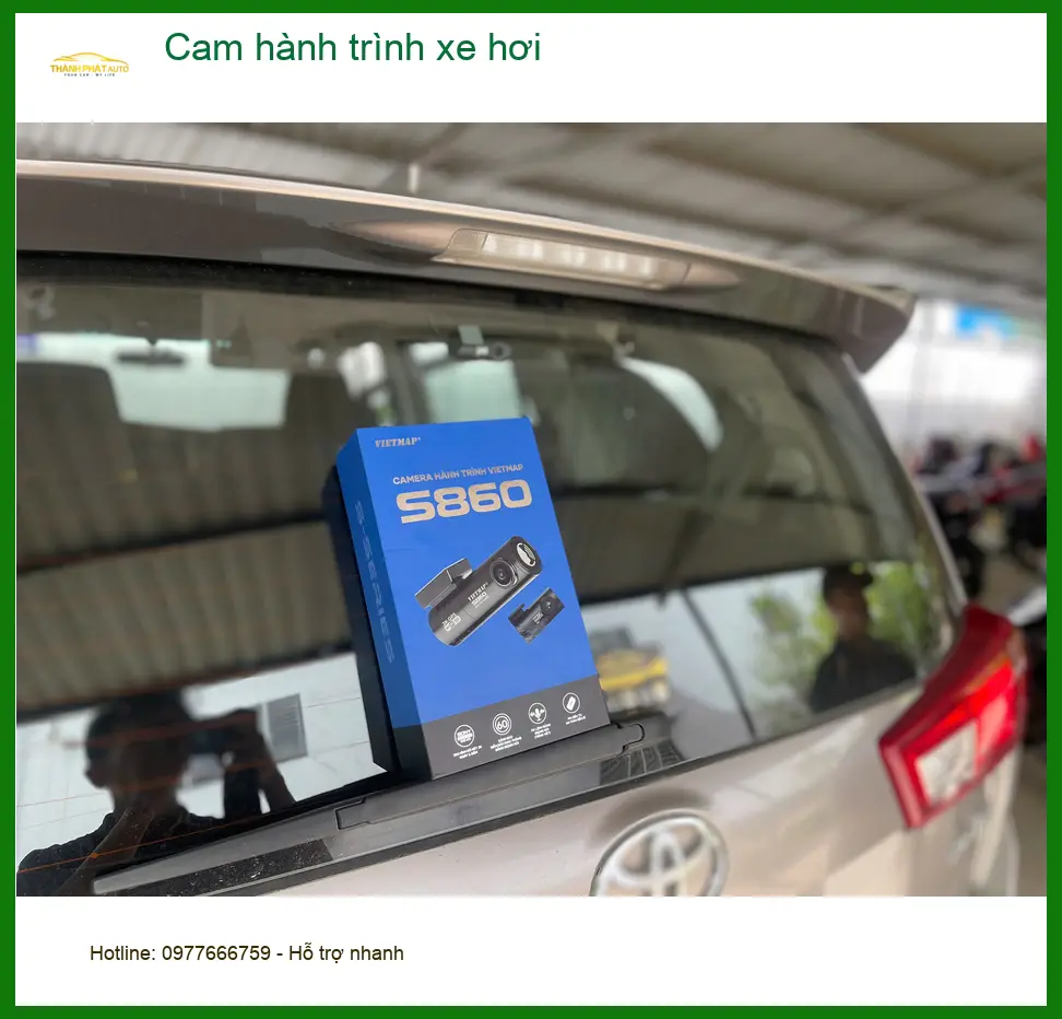 Anh Quang lắp cam hành trình xe hơi Hyundai SantaFe tại Quận 12 để ghi lại mọi cung đường
