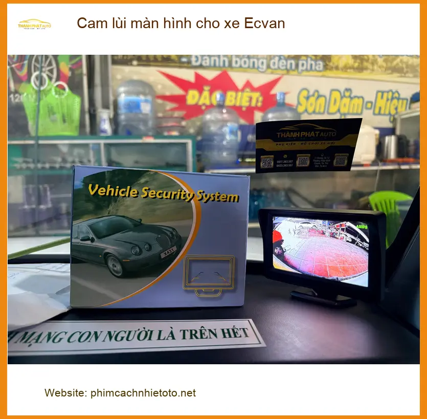 Anh Tú lắp cam lùi màn hình cho xe Ecvan để đỗ xe an toàn tại Quận 12 ảnh thực tế 2