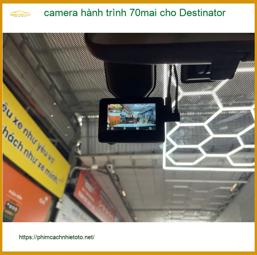 Cô Thanh lắp camera hành trình 70mai cho Hyundai Accent tại Quận 9 an tâm lái xe