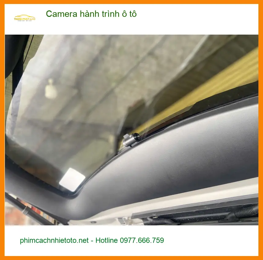 Anh Huy lắp Camera hành trình ô tô cho Hyundai Accent tại Quận 9 để an tâm khi di chuyển ảnh thực tế 3
