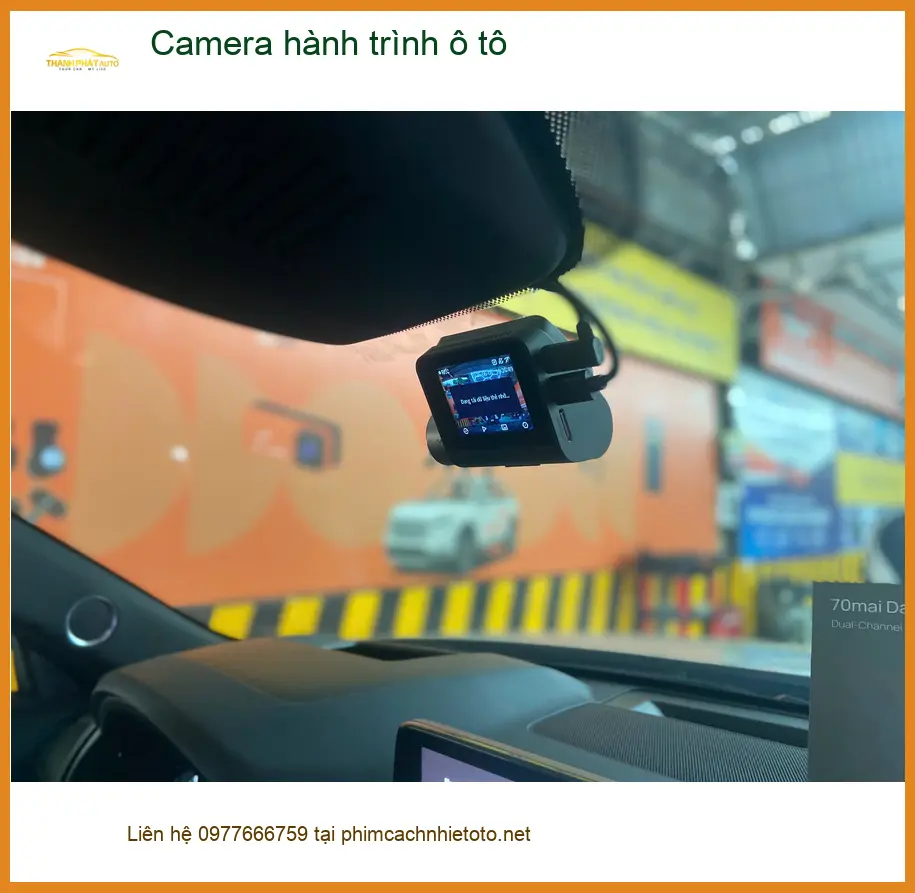 Anh Minh lắp Camera hành trình Hyundai Santa Fe tại Quận 12 để an tâm lái xe ảnh thực tế 2