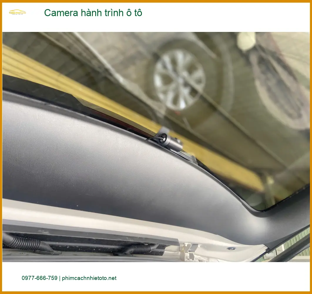 Anh Khải lắp camera hành trình ô tô cho Mazda CX-5 tại Quận 10
