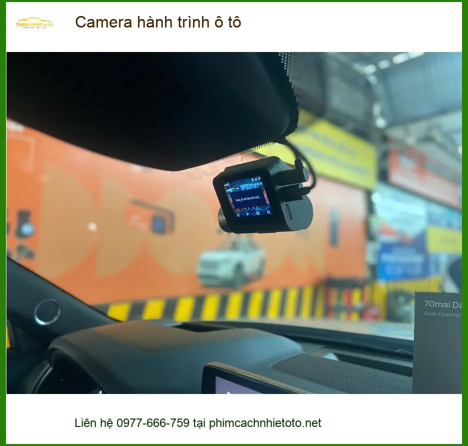 Anh Trọng lắp Camera hành trình ô tô tại Quận 5 cho xe Toyota Camry ảnh thực tế 3