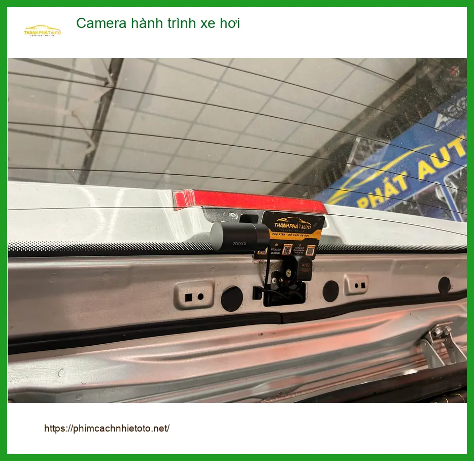 Anh Quang lắp camera hành trình xe hơi Hyundai Santa Fe ở Gò Vấp