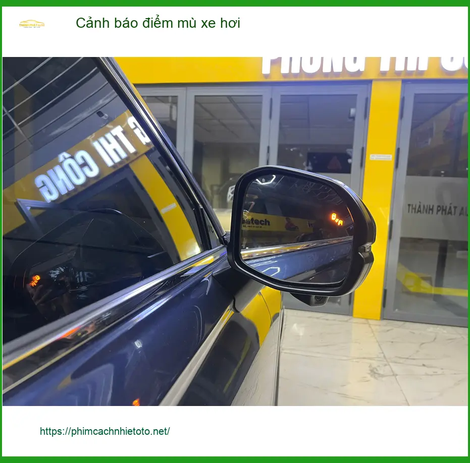 Chị Mai lắp cảnh báo điểm mù cho Honda Civic tại Quận 12 an toàn hơn khi phố đông ảnh thực tế 4
