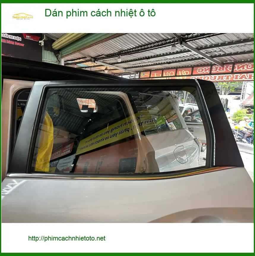 Anh Quang dán phim cách nhiệt ô tô Hyundai Accent Quận 11 chống nóng hiệu quả