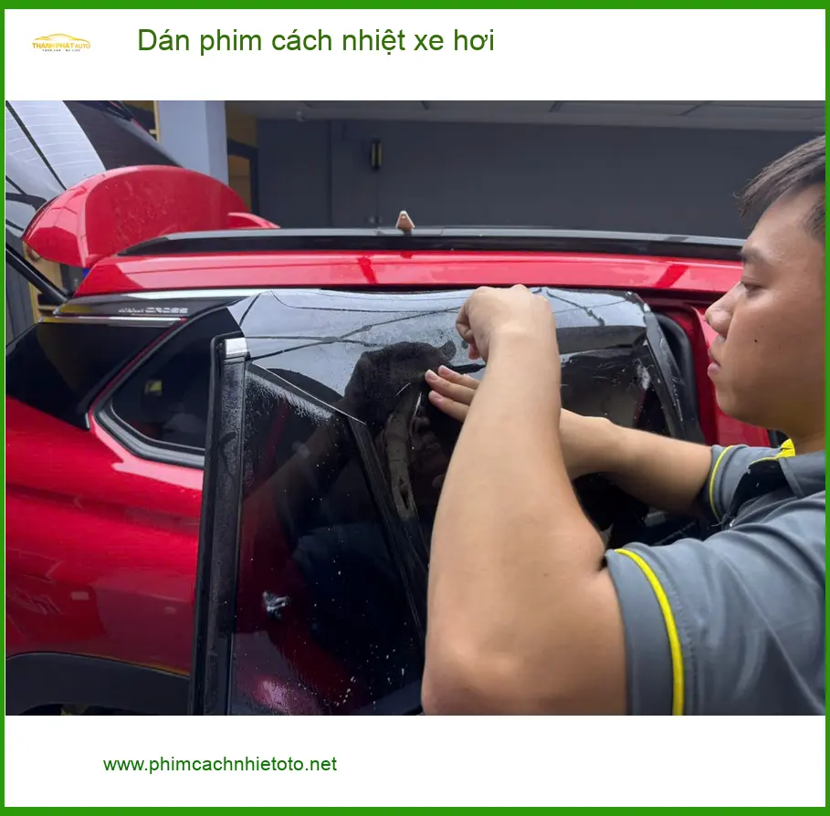Anh Minh dán phim cách nhiệt Hyundai Accent tại Thủ Đức vì xe thường xuyên đậu ngoài trời ảnh thực tế 5