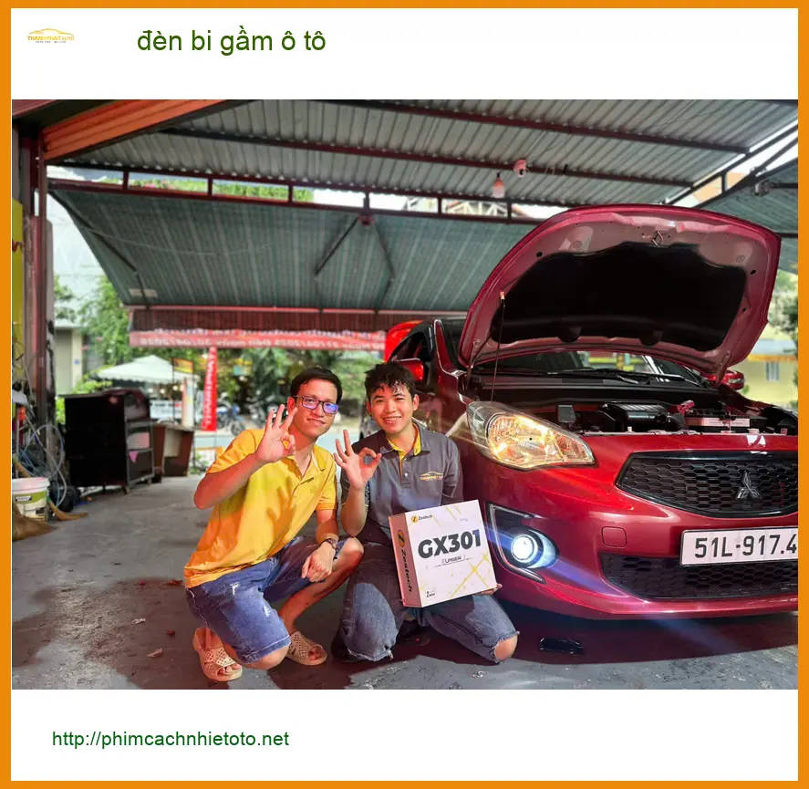 Anh Khải lắp đèn bi gầm ô tô Toyota Cross tại Quận 2 để cải thiện tầm nhìn