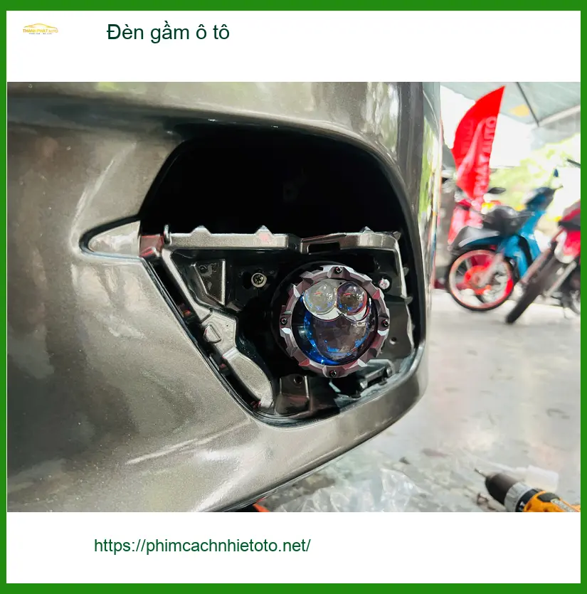 Anh Khôi nâng cấp đèn gầm ô tô cho Hyundai Accent tại Quận 2 vì đèn zin kém sáng ảnh thực tế 3